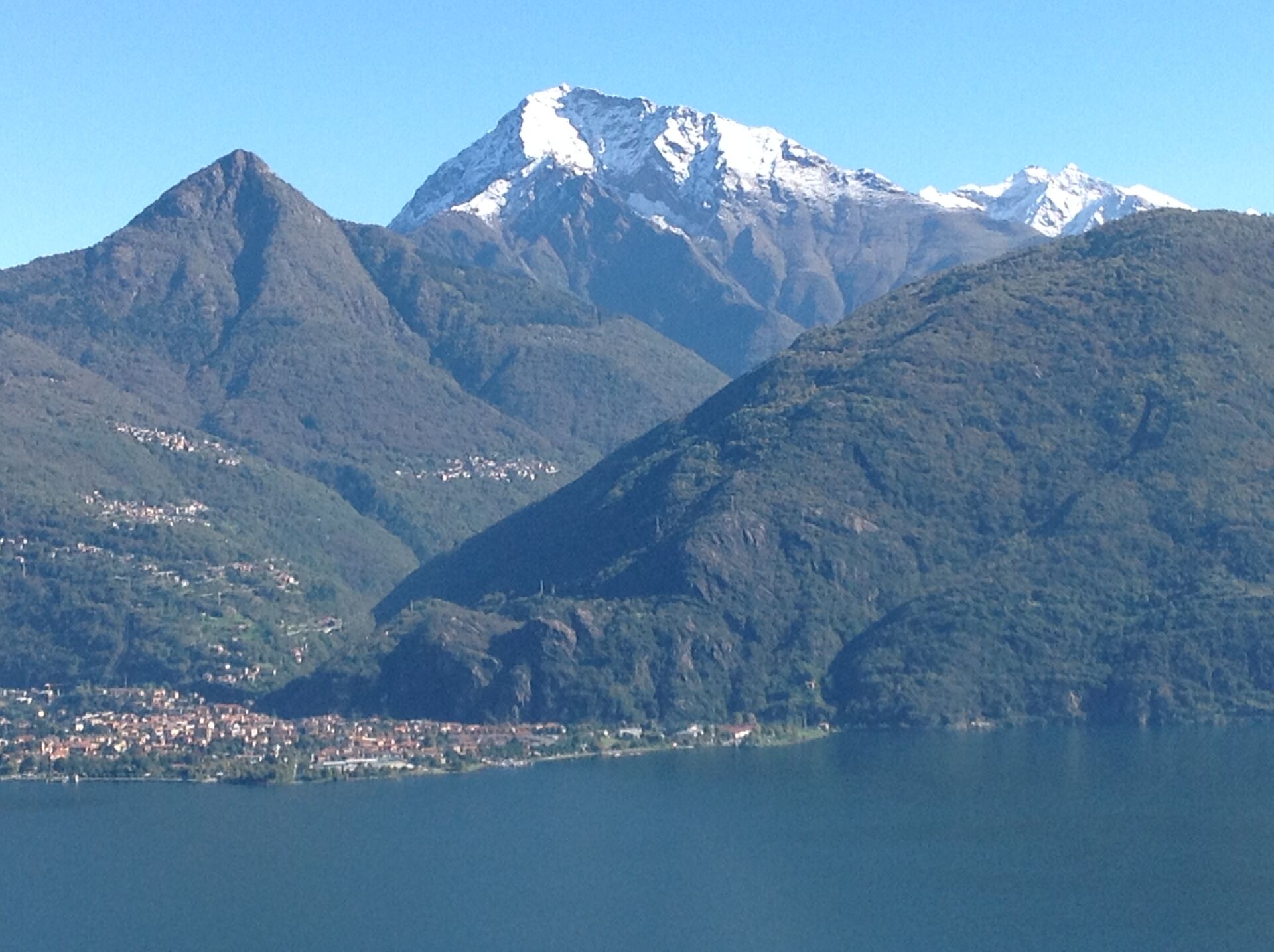 Italienische Bergkulisse am Lago di Como