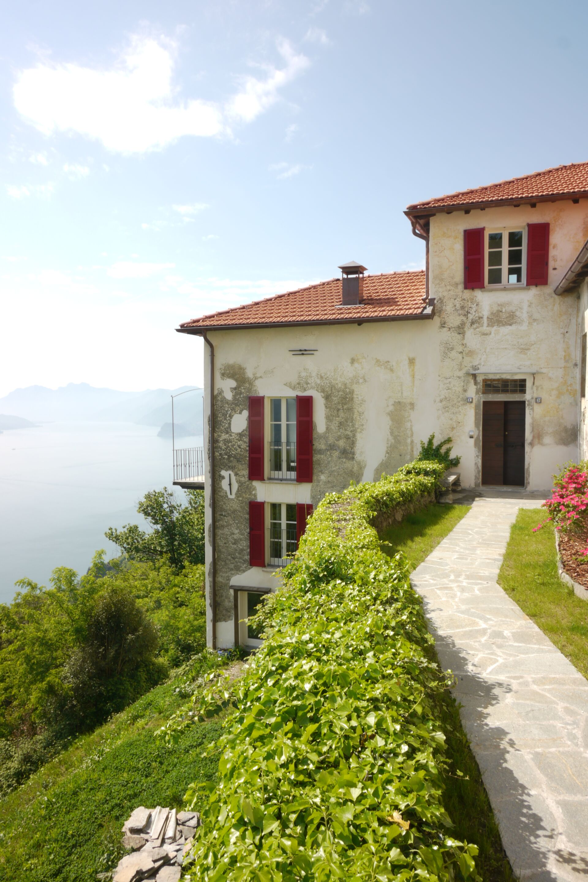 Italienisches Ferienhaus mit gepflegter Außenanlage