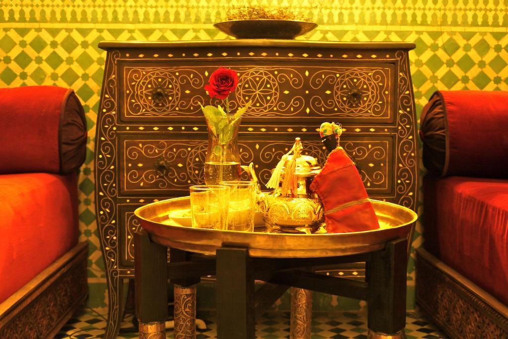 Kleiner Tee-Salon im Ferienhaus Dar Les Amis Marrakesch
