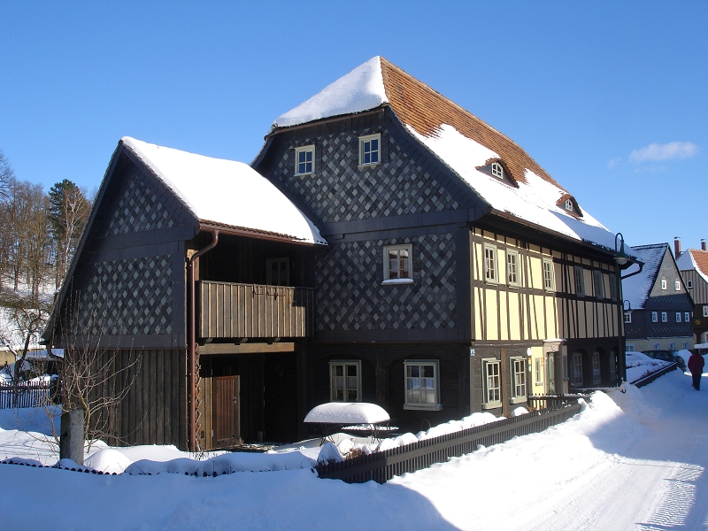 Winter in Großschönau - Das Inselhaus im Schnee