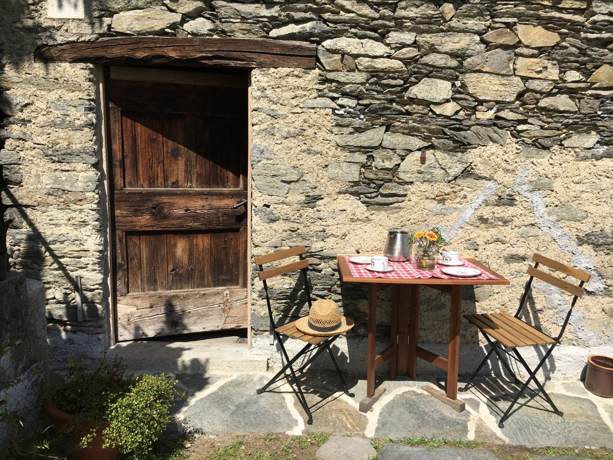 Uriges Frühstück unter der Sonne Italiens